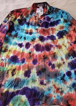 Чоловіча сорочка хенлі з довгим рукавом у стилі тай-дай (tie-dye).