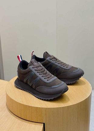 Чоловічі шкіряні кросівки moncler pacey монклер коричневого кольору