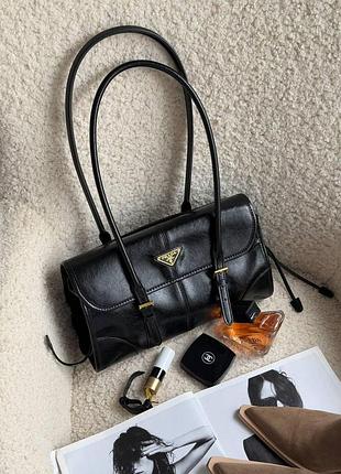 Prada medium leather shoulder bag black