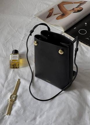 Loewe pebble pouch in smooth calfskin black