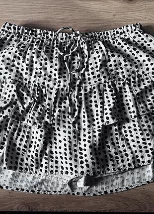 Pull&bear міні-спідниця з шортиками в горошок. polka dot skirt
