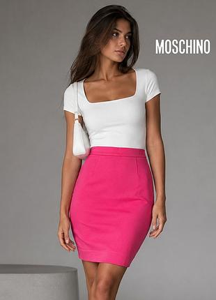 Оригинальная розовая трикотажная мини юбка moschino