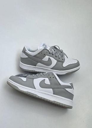 Nike sb dunk 
• grey / white •