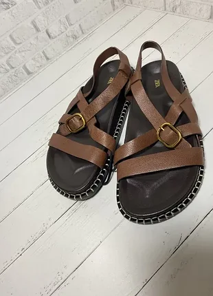 Сандалі босоніжки шкіряні zara 39 розмір