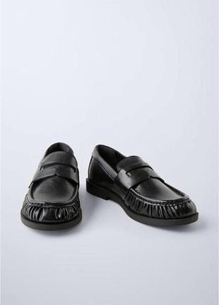 Класичні дитячі лофери zara