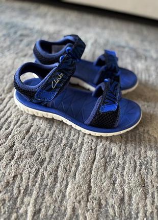Босоніжки сандалі clarks для хлопчика р.28