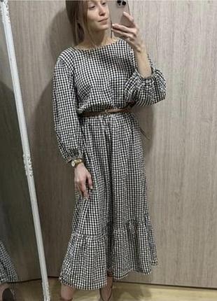 Розкішне з воланом по низу та об'ємними рукавами плаття 👗