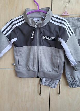 Костюм adidas на 3-6 місяців