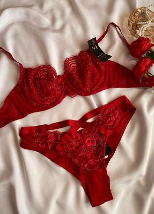Червоний мереживний комплект білизни жіночий з люрексом від hunkemoller
