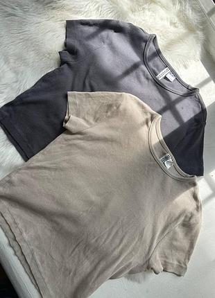 Набір із 2 топів h&m divided у рубчик, розмір m. чорний та бежевий кольори, еластична тканина, гарно облягають фігуру. базові та зручні.