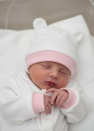 Шапочка для недоношенных детей белая с розовым