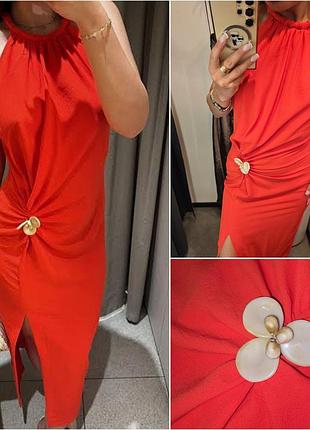 Сукня zara,насиченого коралового кольору, з декором.