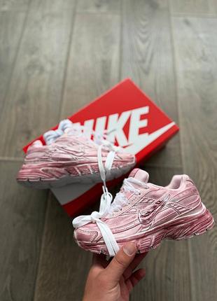 Nike initiator custom pink