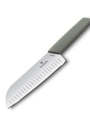 Нож santoku victorinox swissclassic, 17 см, зелёный, vx69056.17k6b для универсального использования