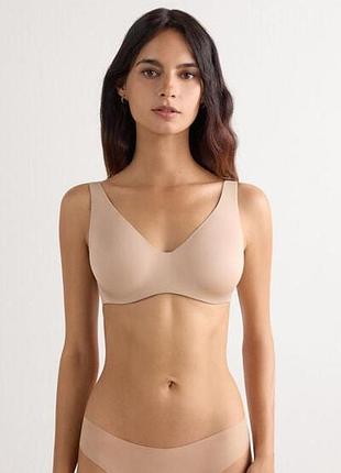 Гладкий мягкий бесшовный бюстгальтер из микрофибры 100b intimissimi