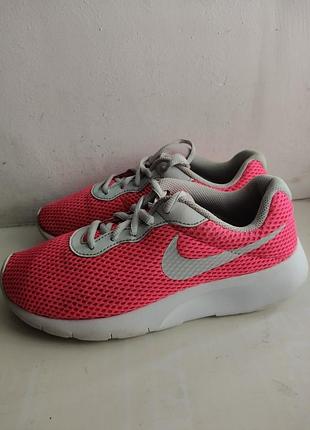 Кроссовки женские фирмы nike, производитель сша, размер 37.