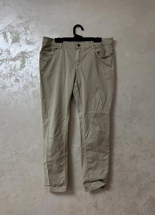 Бежеві штани чинос slim fit