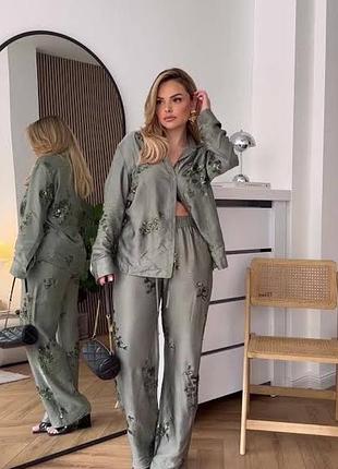 Zara брюки з вишивкою
