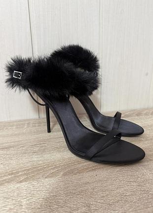 Босоніжки zara