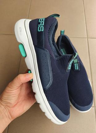 Оригінальні кросівки skechers