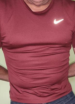 Спорт нова сток оригінал бордова футболка nike.м