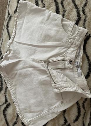 Шорти bershka білі xs