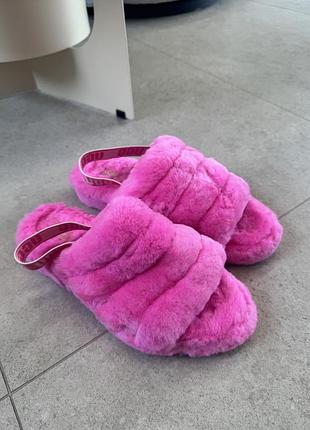 Рожеві хутряні тапочки сандалі ugg fluff yeah хутряні тапки сандалі ugg fluff yeah