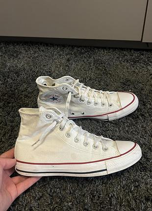 Оригінальні кросівки converse