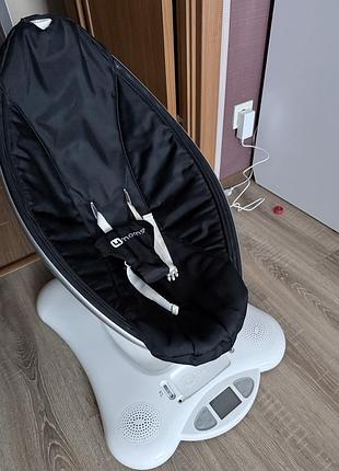 Заколисуючий центр 4 moms