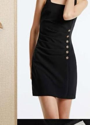 Чорна мінісукня-сарафан від бренду zara (zara gathered mini dress with buttons