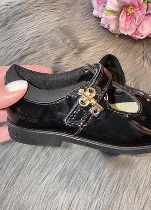 Туфельки для девочки clarks 27.5 4