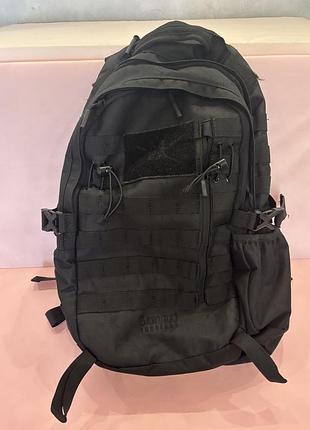 Тактичний рюкзак samurai tactical hanzo day pack у чорному кольорі.