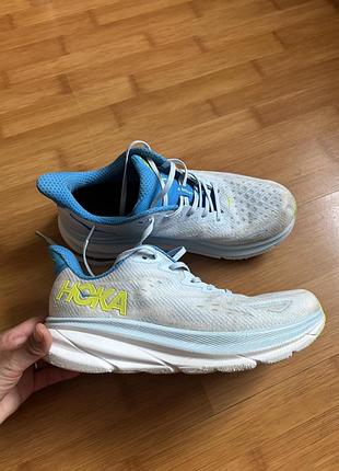 Кроссівки hoka на розмір 44.5 устілка 28.5 см.