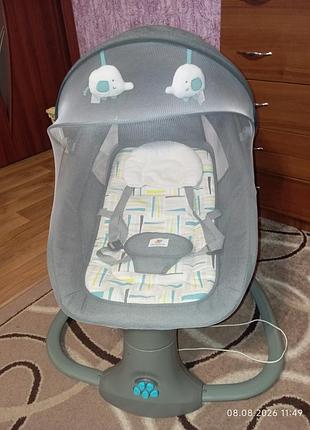 Заколисуючий центр-шезлонг mastela deluxe multi у сірому кольорі з функцією автоматичного заколисування та москітною сіткою