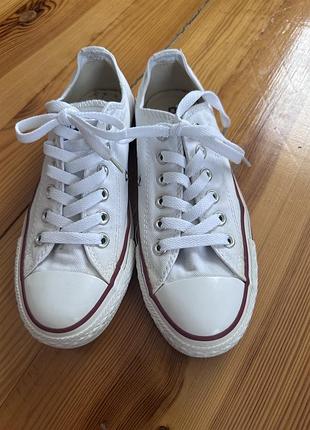 Converse кеди стан ідеальний, розмір 38, все видно на фото  підписуйтеся на мій акаунт, часто закидаю оновлення стильних брендових ре