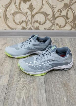 Волейбольні кросівки mizuno wave lightning z7