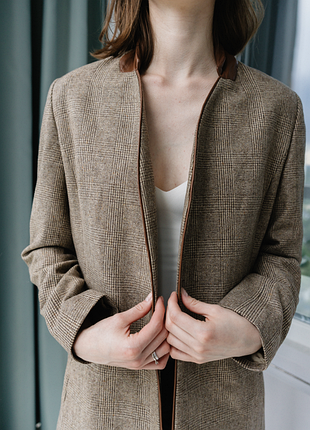 Пальто max mara у клітинку з шкіряним оздобленням