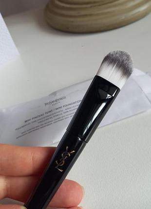 Пензель для тонального засобу yves saint laurent (щітка, кисть)