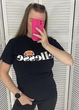 Чорна футболка ellesse