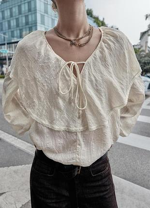 Бежевая винтажная блуза zara с воланами и кружевом m