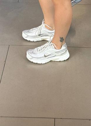 Продам кросівки nike initiator