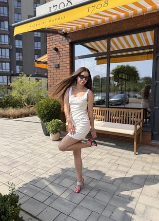 Сукня бежева