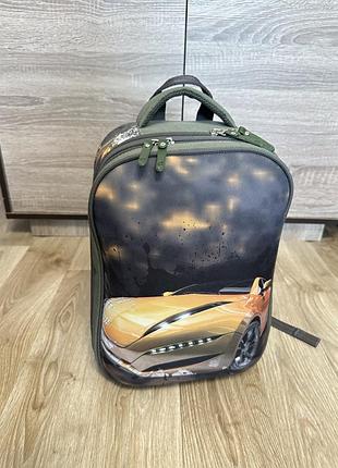 Новий рюкзак для маленьких школярів