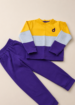 Спортивний костюм для дівчинки