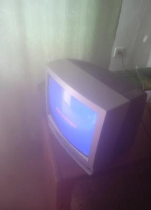 Продам маленький телевизор
