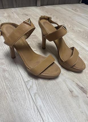 Босоніжки жіночі,  louis vuitton, 37