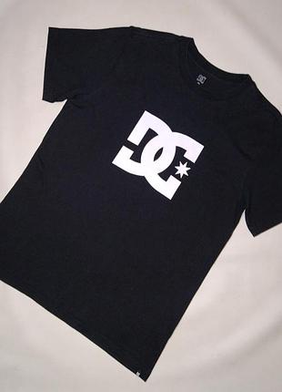 Черная футболка dc shoes