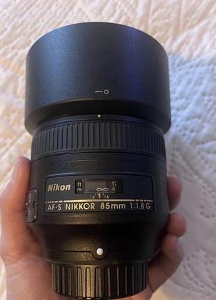 Продам. обектив портретний nikon nikkor 85mm 1:1.8g