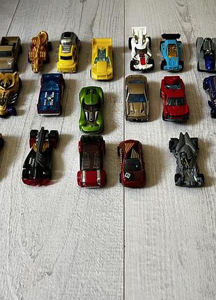 Базові машинки hot wheels