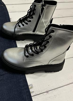 Нові демісезонні черевики zara  35 розмір 23 см